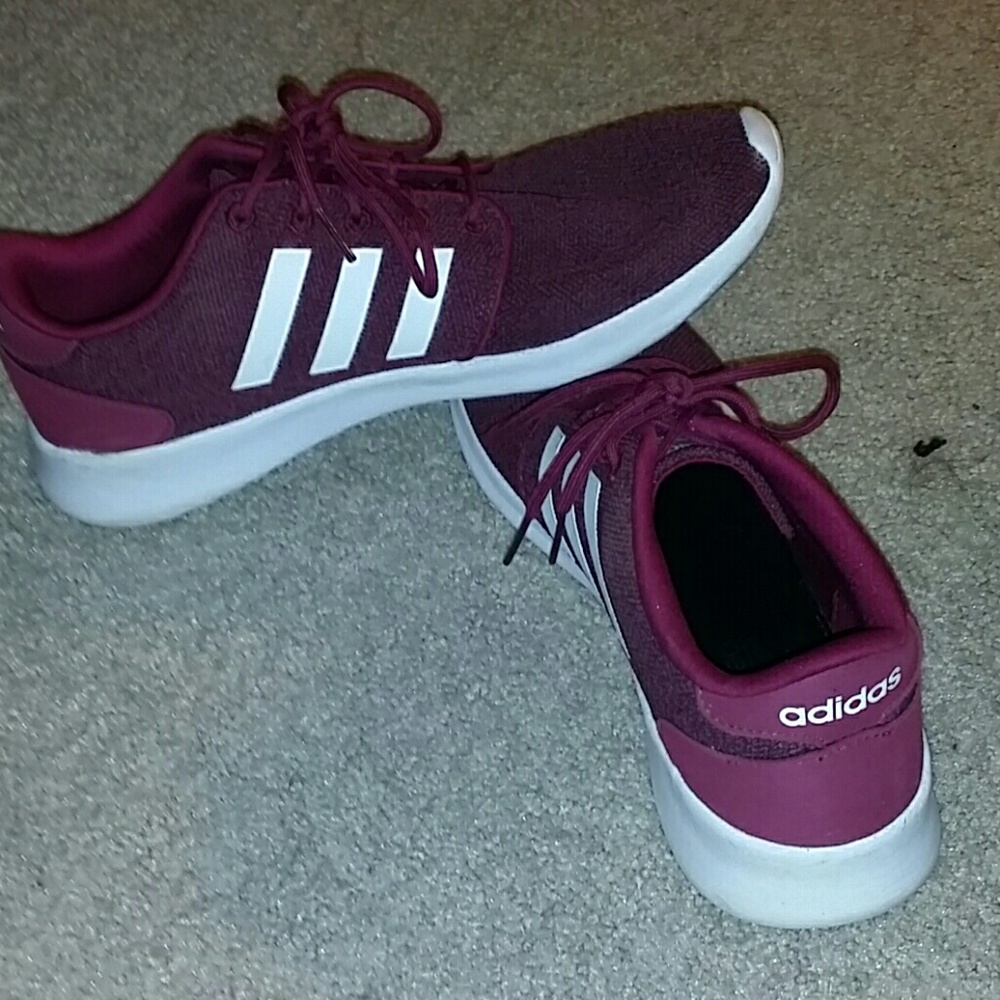 💦 Maroon Adidas Neo's